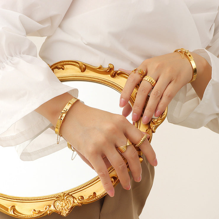 Chain Fringe Buckle Bracelet